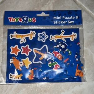 NWT Toys R Us Mini puzzle & sticker set